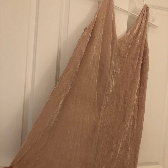 Loft crushed velvet in pale pink - Picture 2 of 4